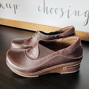 NWOT - L’ARTISTE Burbank Clog - Spring Step